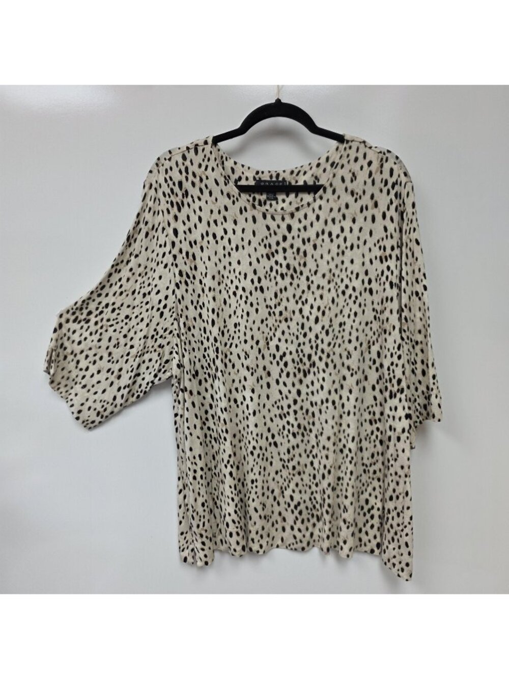 Grace Shirt Womens 3X White Animal Print Round Neck 3/4 Sleeve Tunic Plus Top